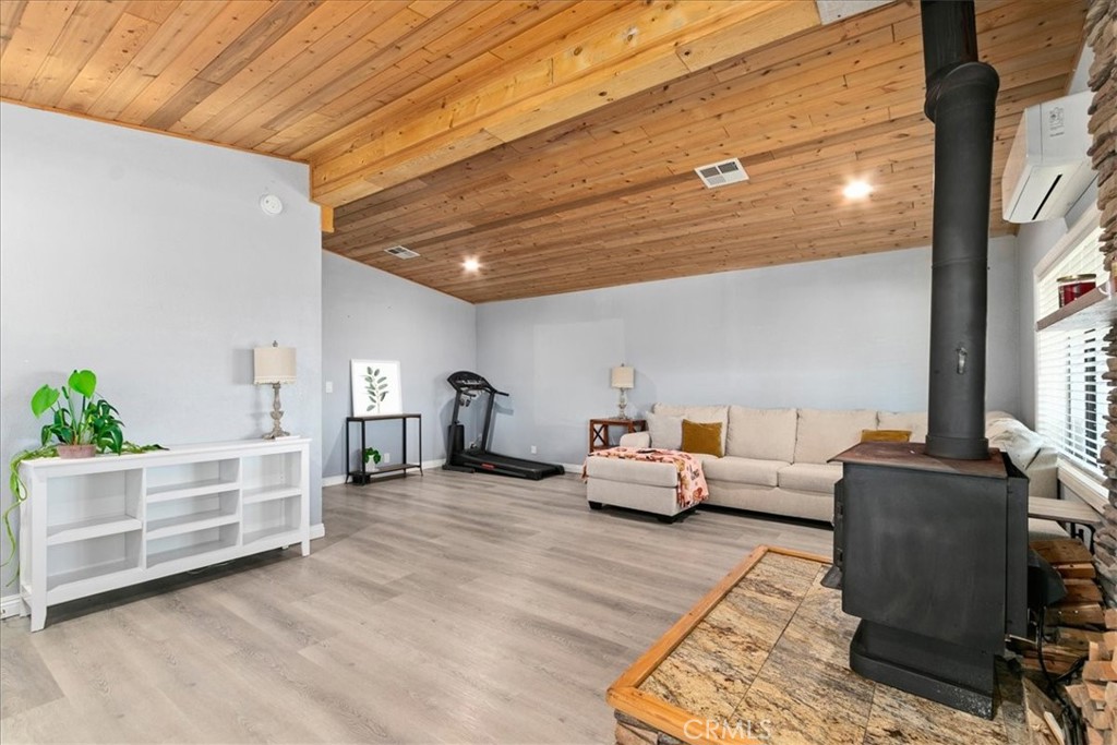 42370 Lilac Lane Anza, CA 92539 - Photo 11 of 63 Living Room