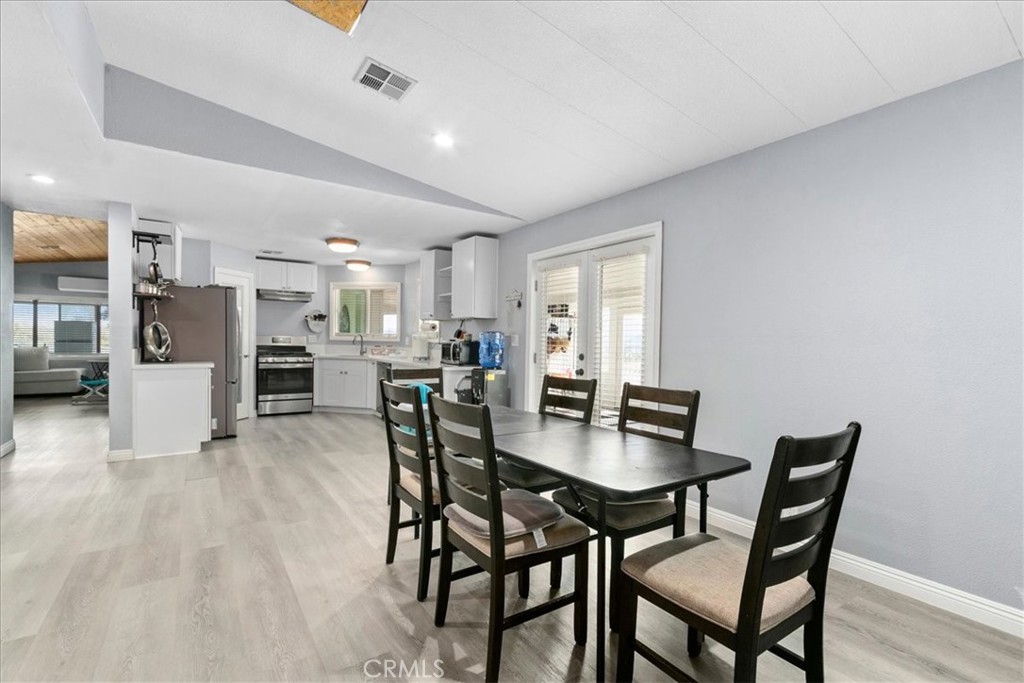 42370 Lilac Lane Anza, CA 92539 - Photo 16 of 63 Dining area overlooking the Kitchen