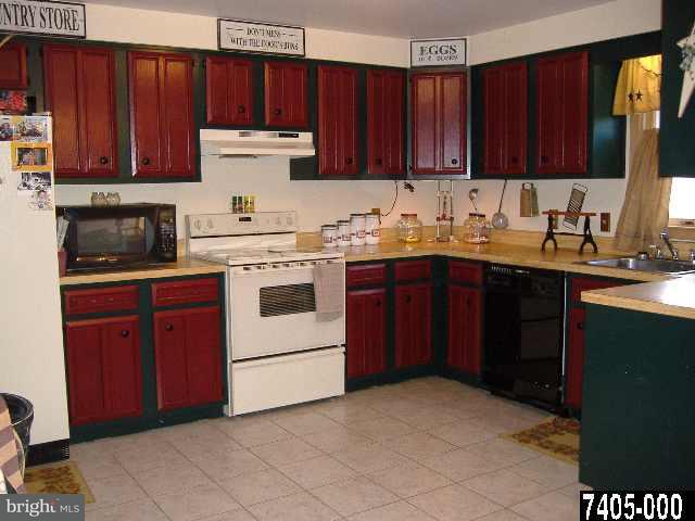 2096 Stauffer Road Spring Grove, PA 17362 - Photo 4 of 9