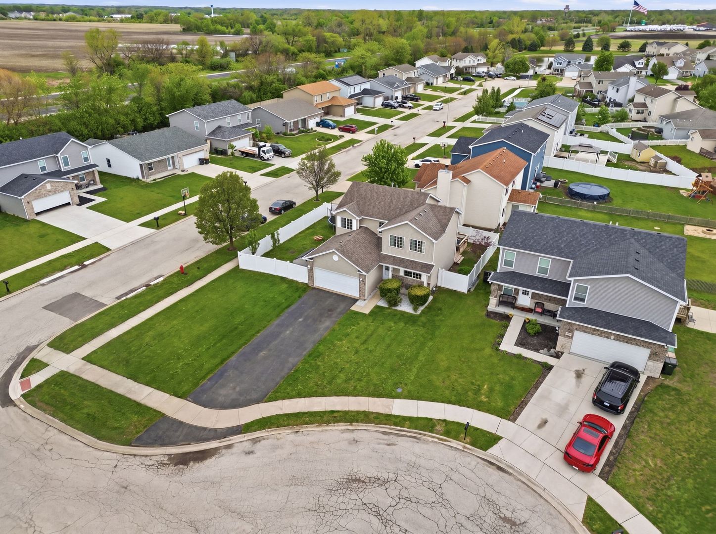 797 Kyle Court Braidwood, IL 60408 - Photo 28 of 33 an aerial view of a house with a garden and lake view