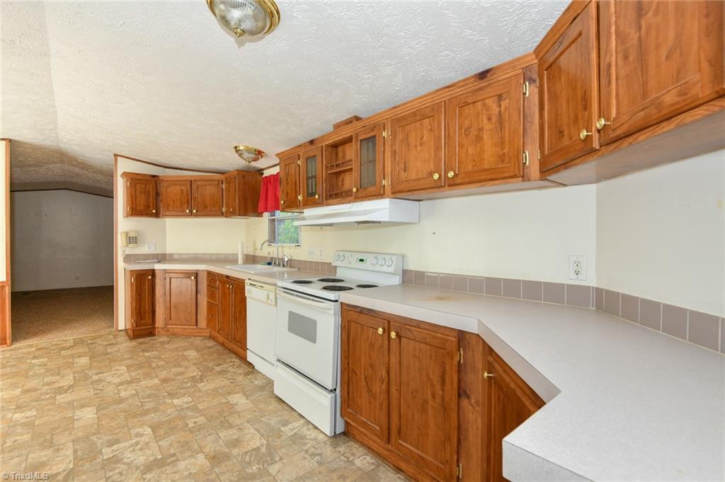 421 Wil O Pat Road Reidsville, NC 27320 - Photo 8 of 26