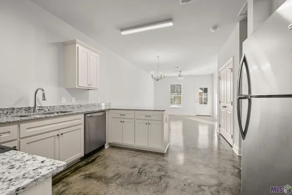 $1,400 | 30080 Mayer Street, Unit 63, Walker, LA 70785