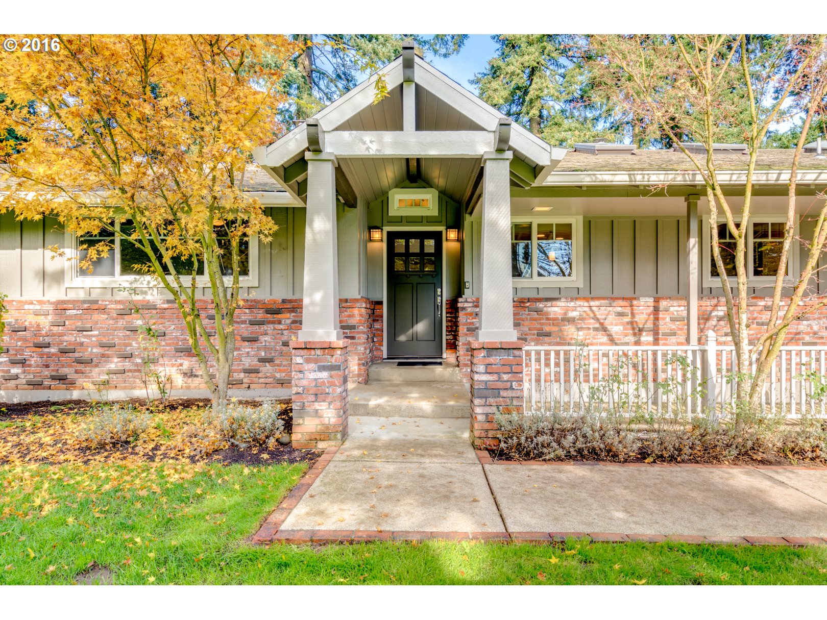 10555 Southwest Hazelbrook Road Tualatin, OR 97062 - Photo 3 of 31 Gallery Image 3