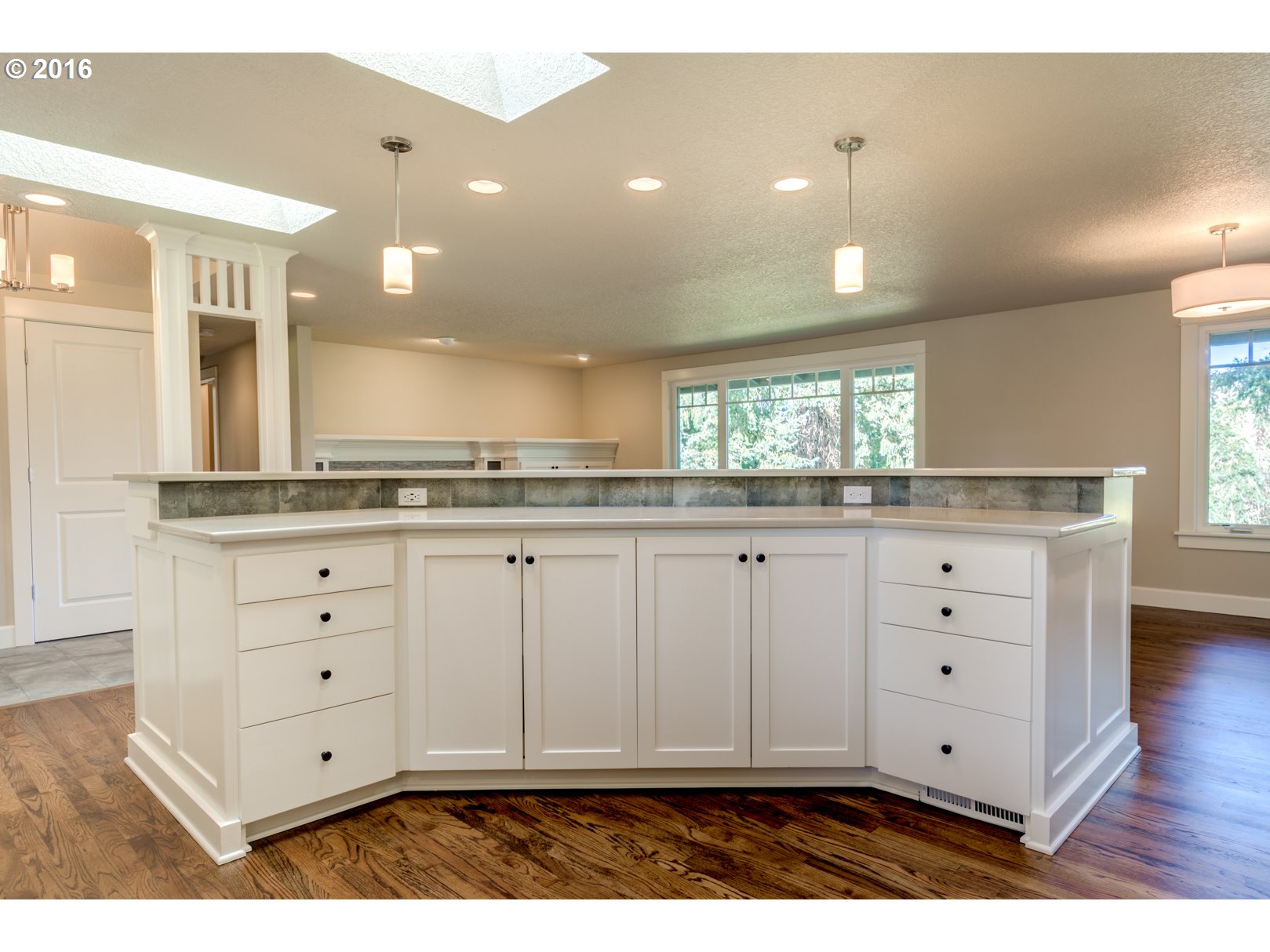 10555 Southwest Hazelbrook Road Tualatin, OR 97062 - Photo 10 of 31 Gallery Image 10