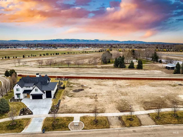 $395,990 | 21528 Salmon Falls Lane, Star, ID 83669