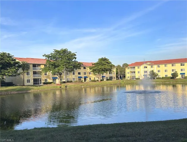 $1,950 | 8304 Key Royal Circle, Unit 1712, Naples, FL 34119