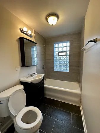 $1,500 | 4056 West Crystal Street, Unit 1, Chicago, IL 60651