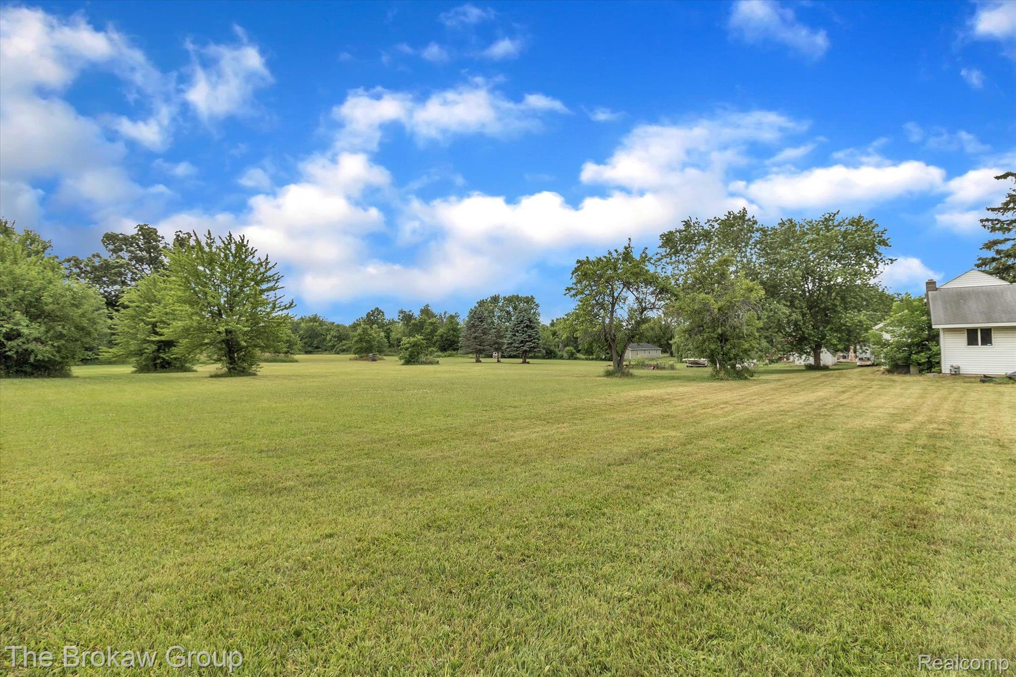 8070 East Richfield Road Davison, MI 48423 - Photo 6 of 27 Gallery Image 6