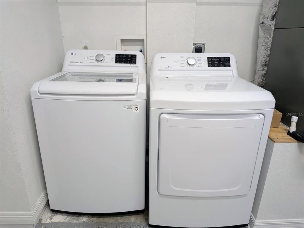 3764 East Sanders Street Inverness, FL 34453 - Photo 36 of 39 a utility room with dryer and washer