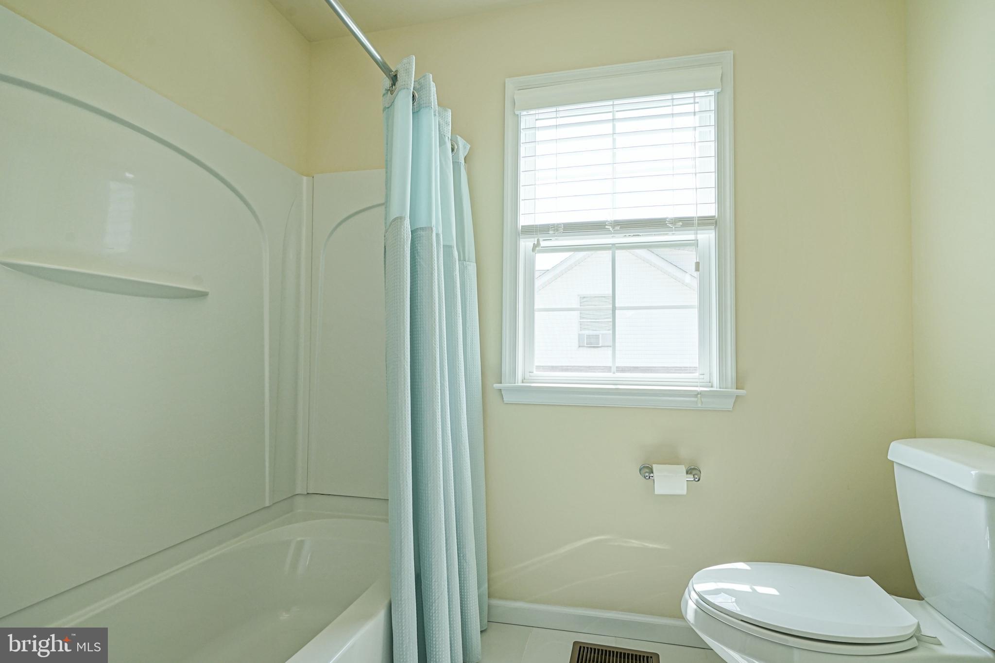 2002 Juniata Road Norristown, PA 19403 - Photo 37 of 42 Gallery Image 37