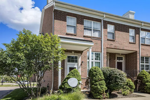$2,100 | 1947 Lindsay Lane, Ann Arbor, MI 48104