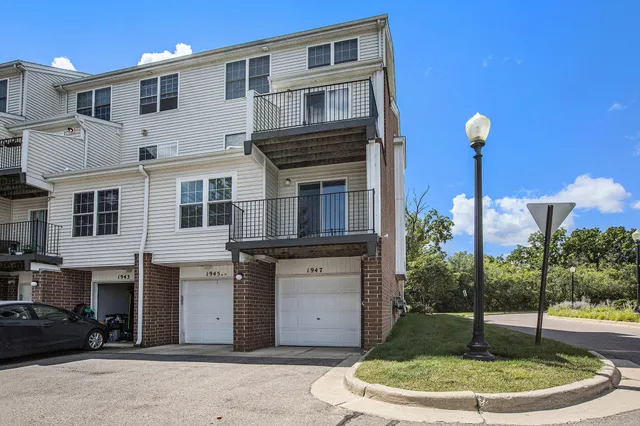 $2,100 | 1947 Lindsay Lane, Ann Arbor, MI 48104