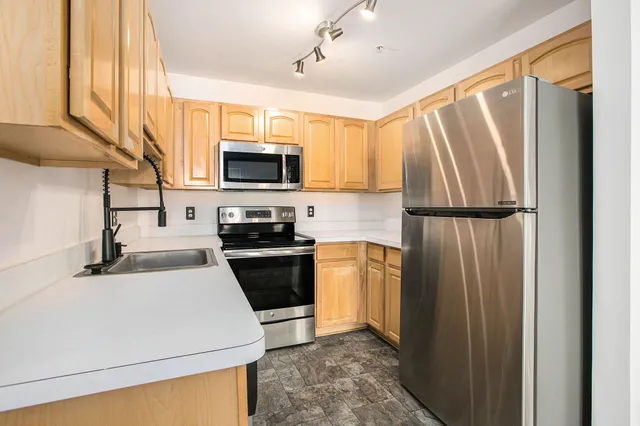 $2,100 | 1947 Lindsay Lane, Ann Arbor, MI 48104