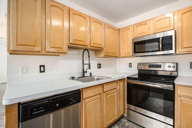 $2,100 | 1947 Lindsay Lane, Ann Arbor, MI 48104