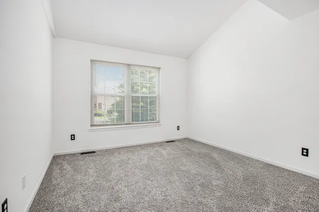 $2,100 | 1947 Lindsay Lane, Ann Arbor, MI 48104