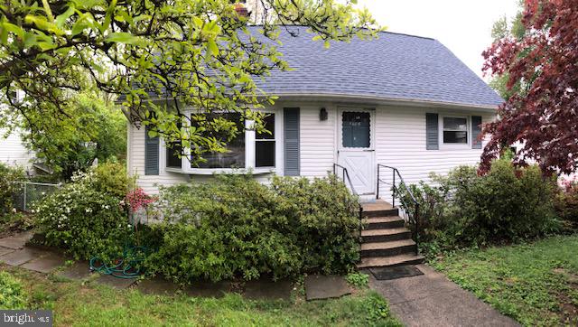 1006 Robin Road Silver Spring, MD 20901 - Photo 2 of 23