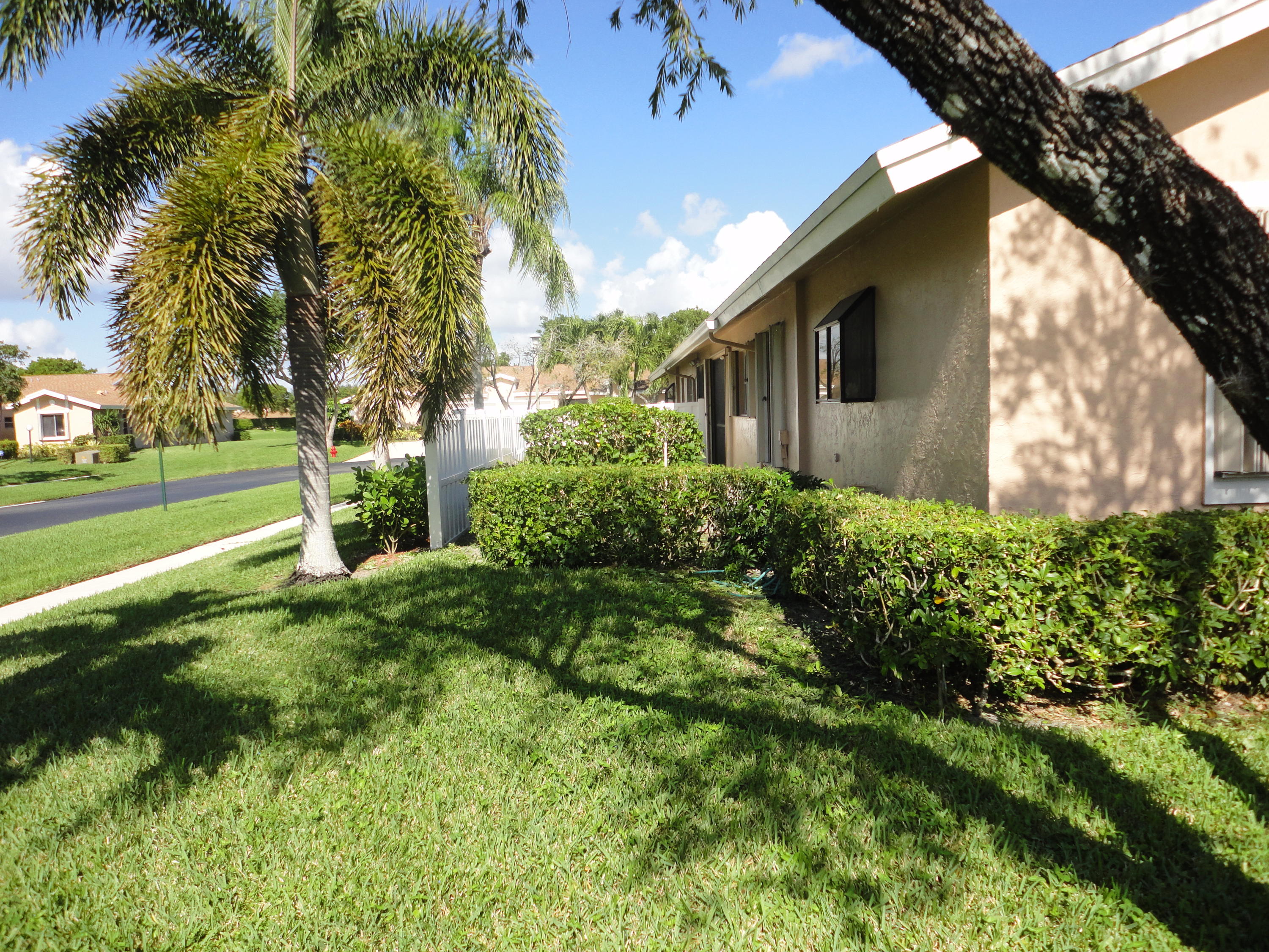 8105 Sweetbriar Way, Unit C Boca Raton, FL 33496 - Photo 21 of 39 Corner Lot