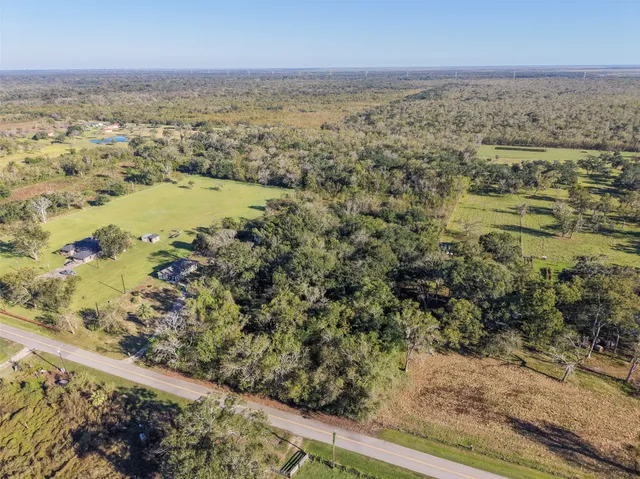 $300,000 | 1836 County Road 318, Brazoria, TX 77422