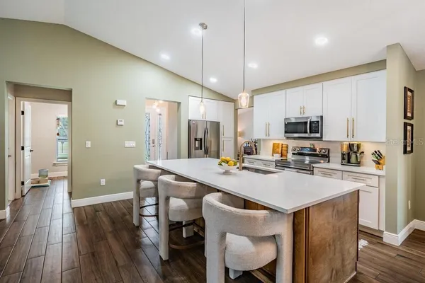 $3,300 | 106 1st Avenue Northeast, Lutz, FL 33549