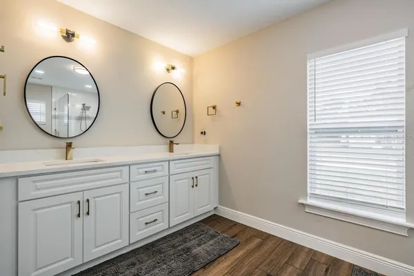 $3,300 | 106 1st Avenue Northeast, Lutz, FL 33549