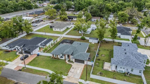 $3,300 | 106 1st Avenue Northeast, Lutz, FL 33549