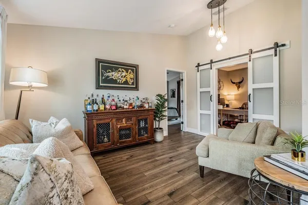 $3,300 | 106 1st Avenue Northeast, Lutz, FL 33549