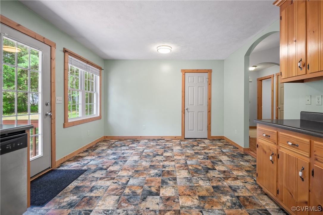 14560 Meade Road Amelia Court House, VA 23002 - Photo 14 of 44 Gallery Image 14