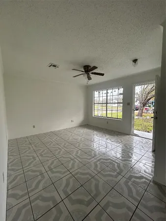 $1,150 | 1710 North Avenue H, Freeport, TX 77541