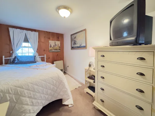 $374,900 | 25 Mayhew Turnpike, Hebron, NH 03241