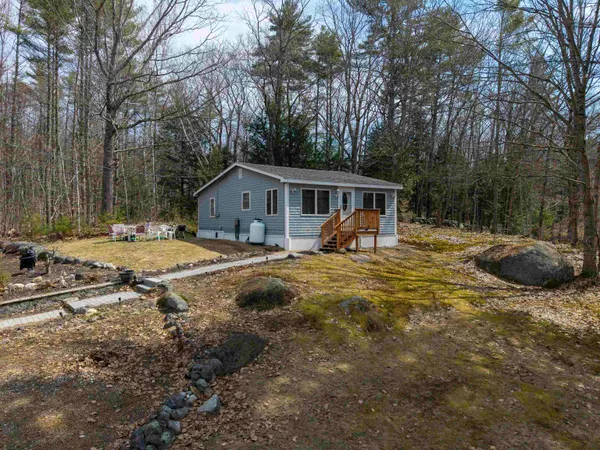$374,900 | 25 Mayhew Turnpike, Hebron, NH 03241