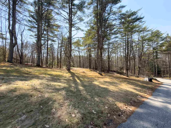 $374,900 | 25 Mayhew Turnpike, Hebron, NH 03241