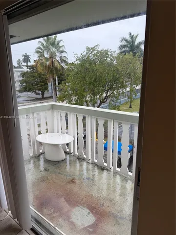 $1,950 | 15221 Northeast 6th Avenue, Unit A302, Miami, FL 33162