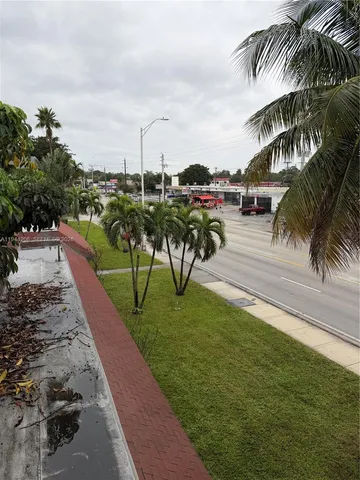 $1,950 | 15221 Northeast 6th Avenue, Unit A302, Miami, FL 33162