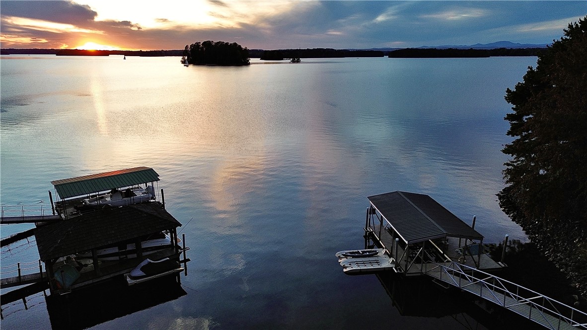 305 Wynswept Point Seneca, SC 29672 - Photo 4 of 49
