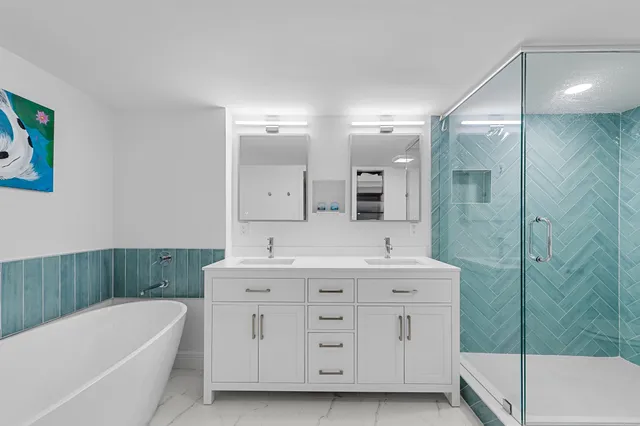 $750,000 | 5380 North Ocean Drive, Unit 8C, Singer Island, FL 33404