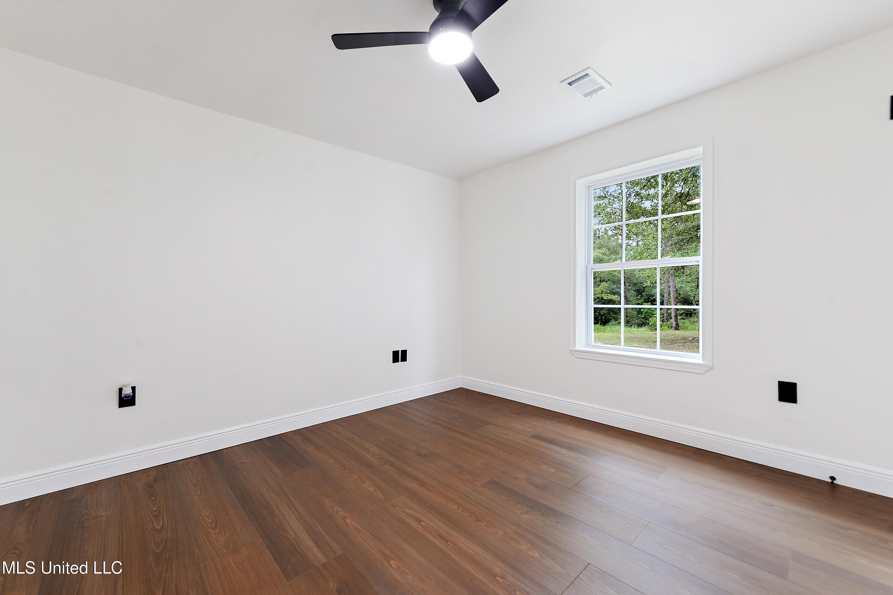 8228 Henley Road Pass Christian, MS 39571 - Photo 26 of 41 017