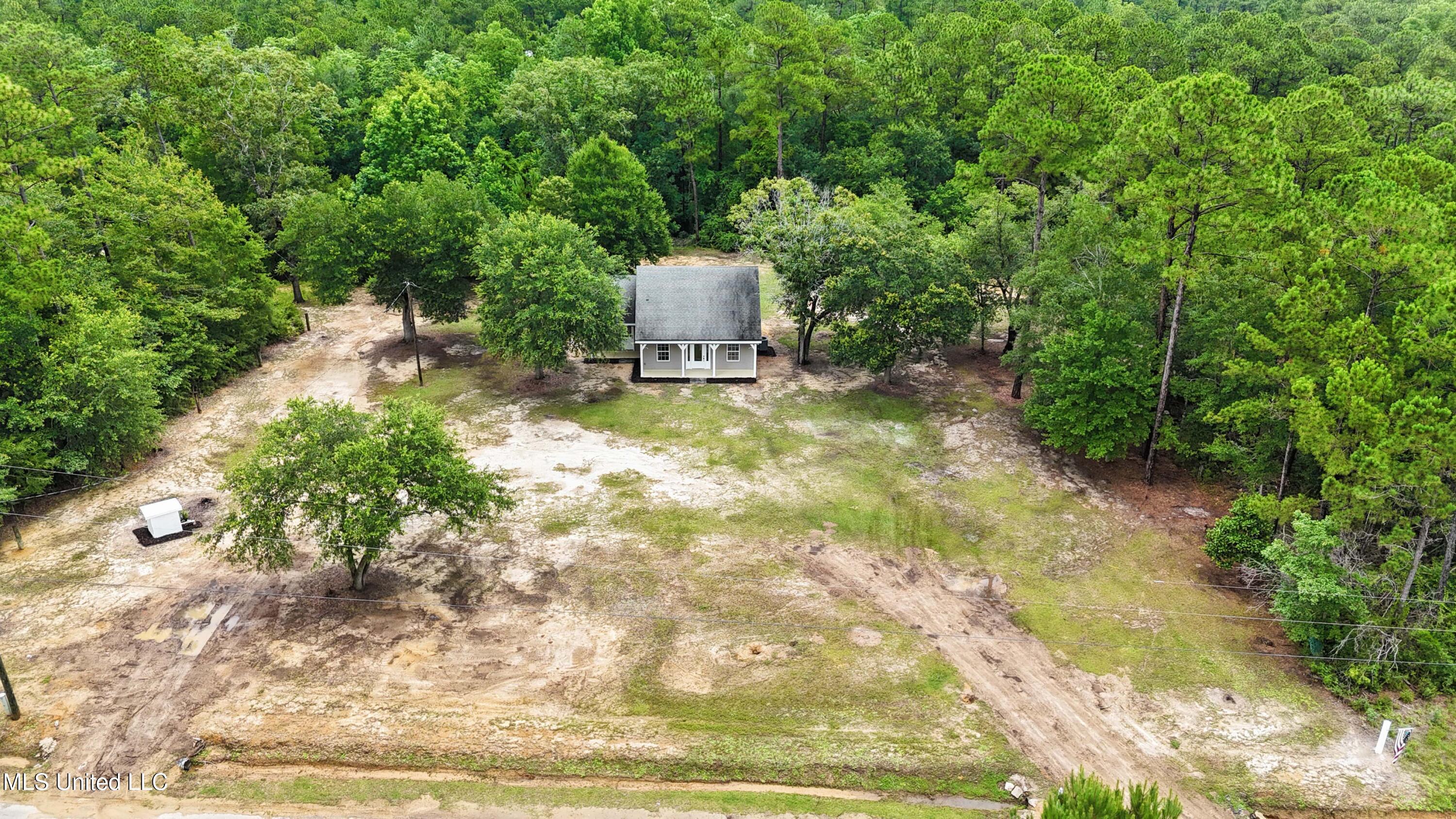 8228 Henley Road Pass Christian, MS 39571 - Photo 35 of 41 023