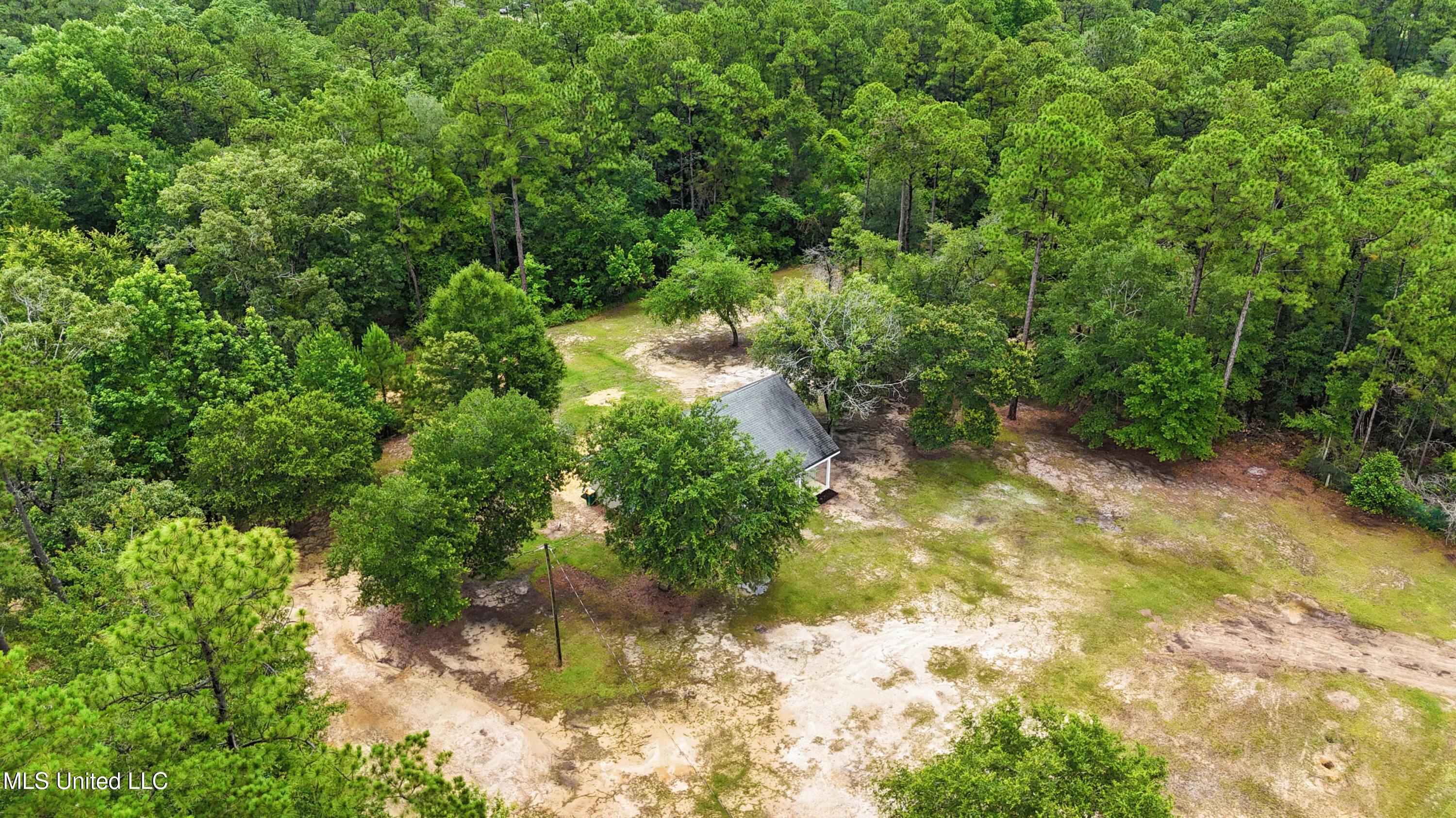 8228 Henley Road Pass Christian, MS 39571 - Photo 36 of 41 024