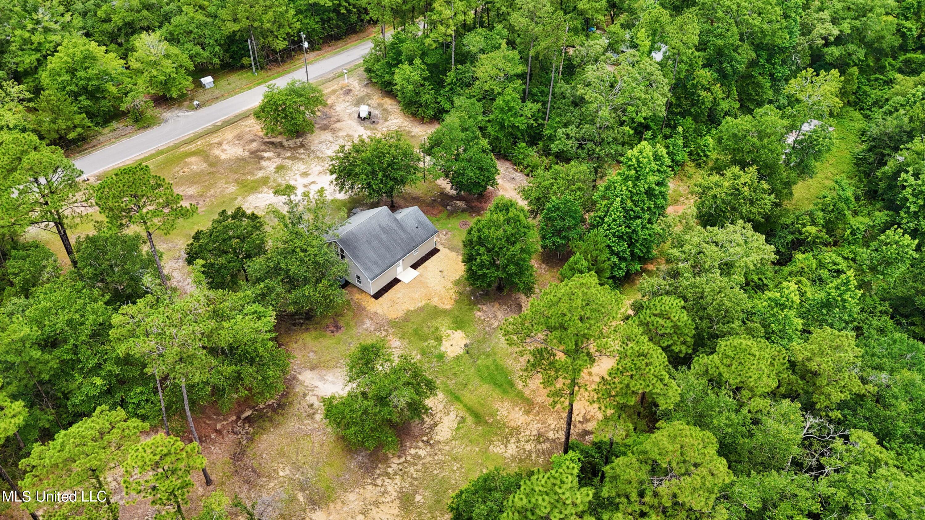 8228 Henley Road Pass Christian, MS 39571 - Photo 38 of 41 028