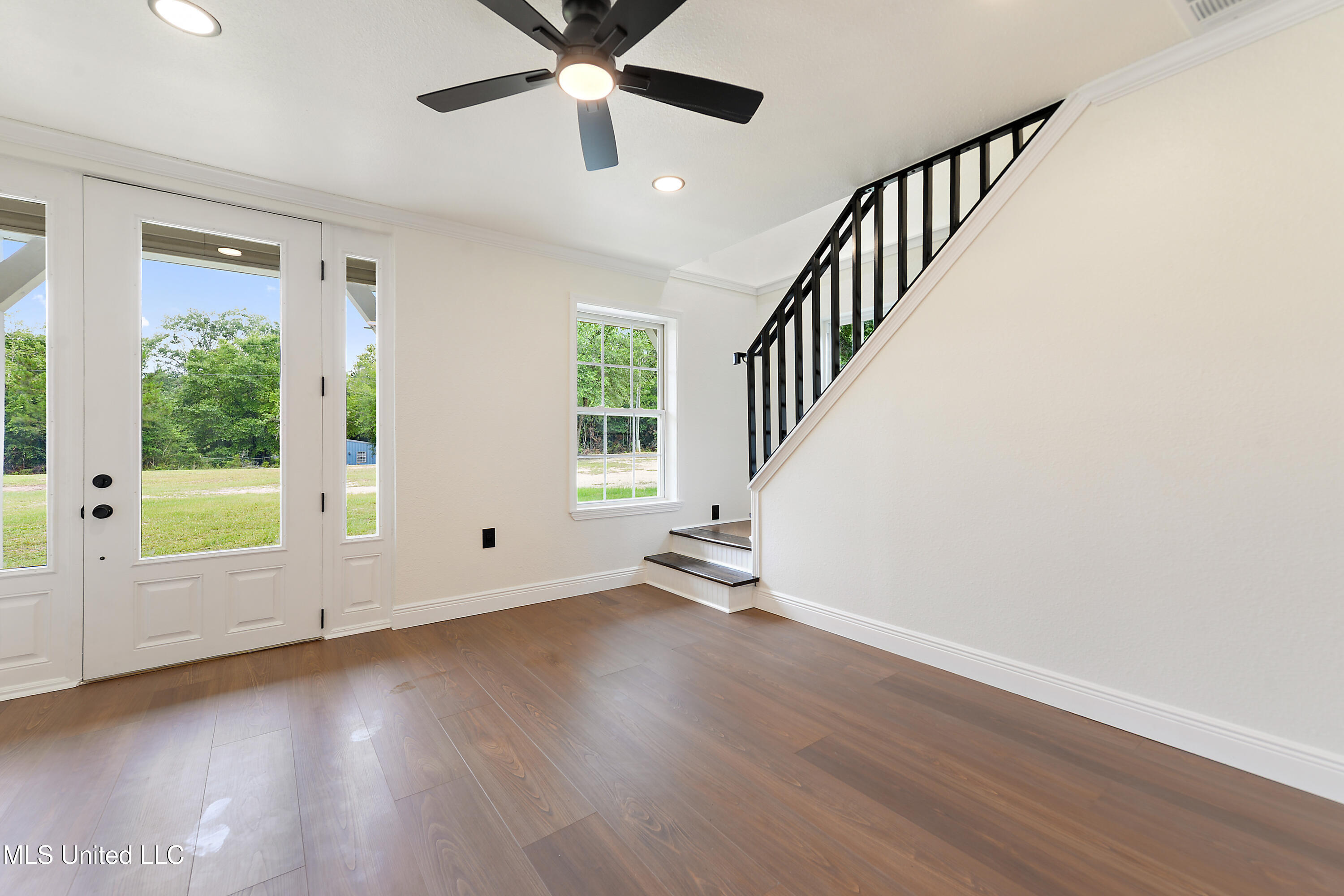 8228 Henley Road Pass Christian, MS 39571 - Photo 5 of 41 004