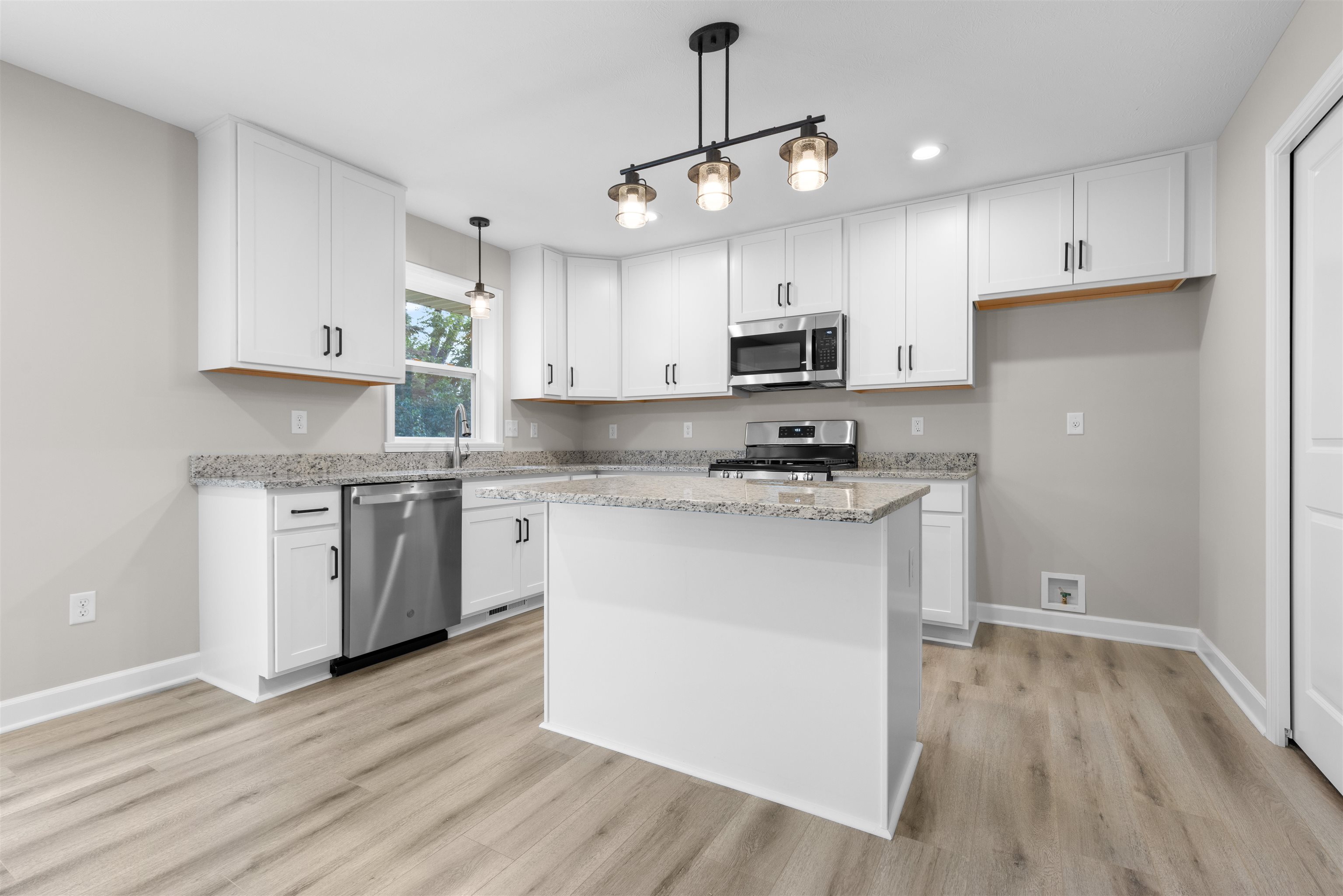 7717 Cherry Hill Road Cherry Valley, IL 61016 - Photo 5 of 17