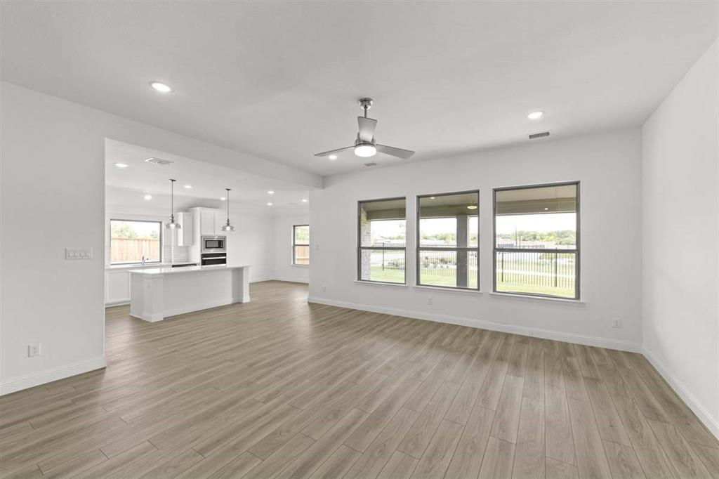 801 Trinity Street Van Alstyne, TX 75495 - Photo 2 of 18