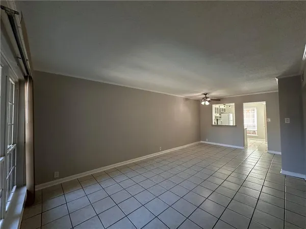 $1,450 | 3320 North Arnoult Road, Unit 213, Metairie, LA 70002