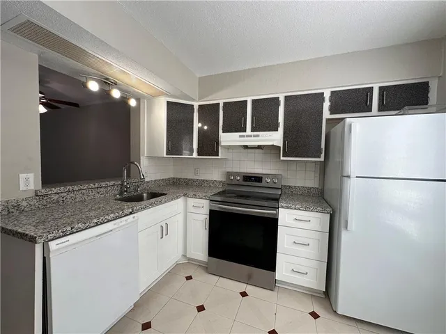 $1,450 | 3320 North Arnoult Road, Unit 213, Metairie, LA 70002