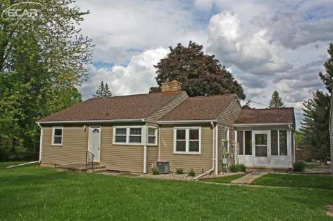 5067 North Seymour Road Flushing, MI 48433 - Photo 7 of 17 20438712-6.JPG