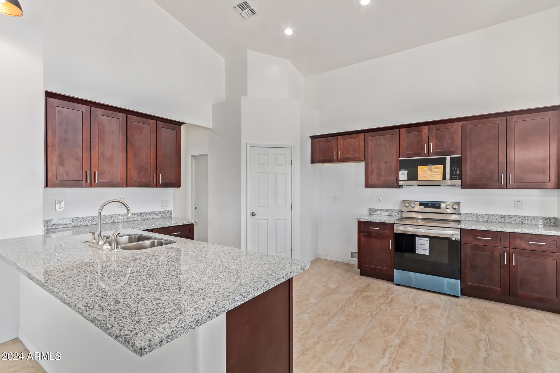 13681 South Del Rio Road Arizona City, AZ 85123 - Photo 9 of 28 14 - Del Rio