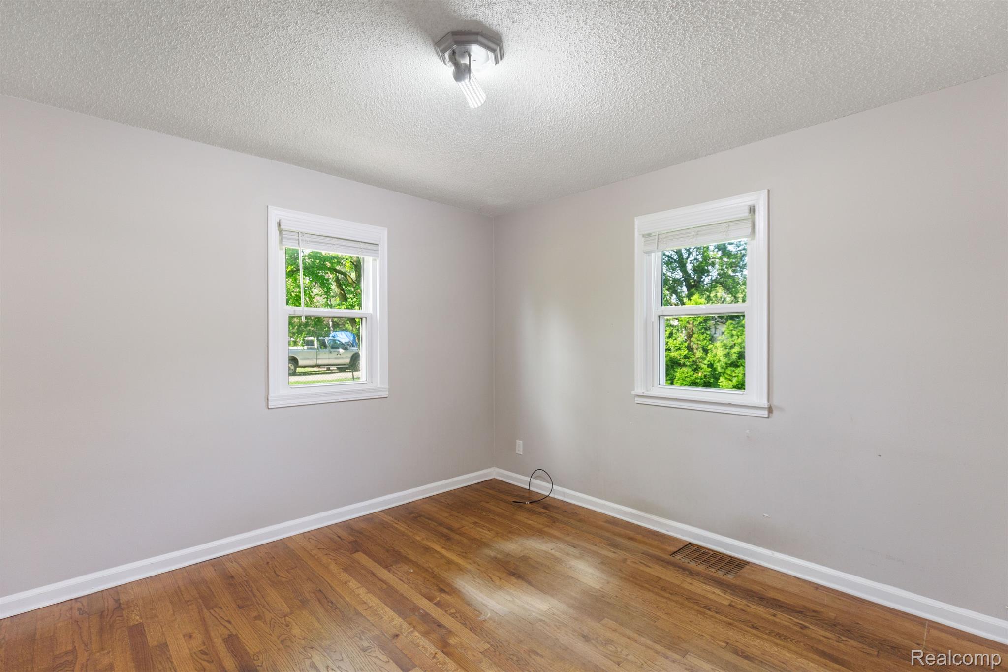47101 Frederick Road Utica, MI 48317 - Photo 16 of 30 Gallery Image 16