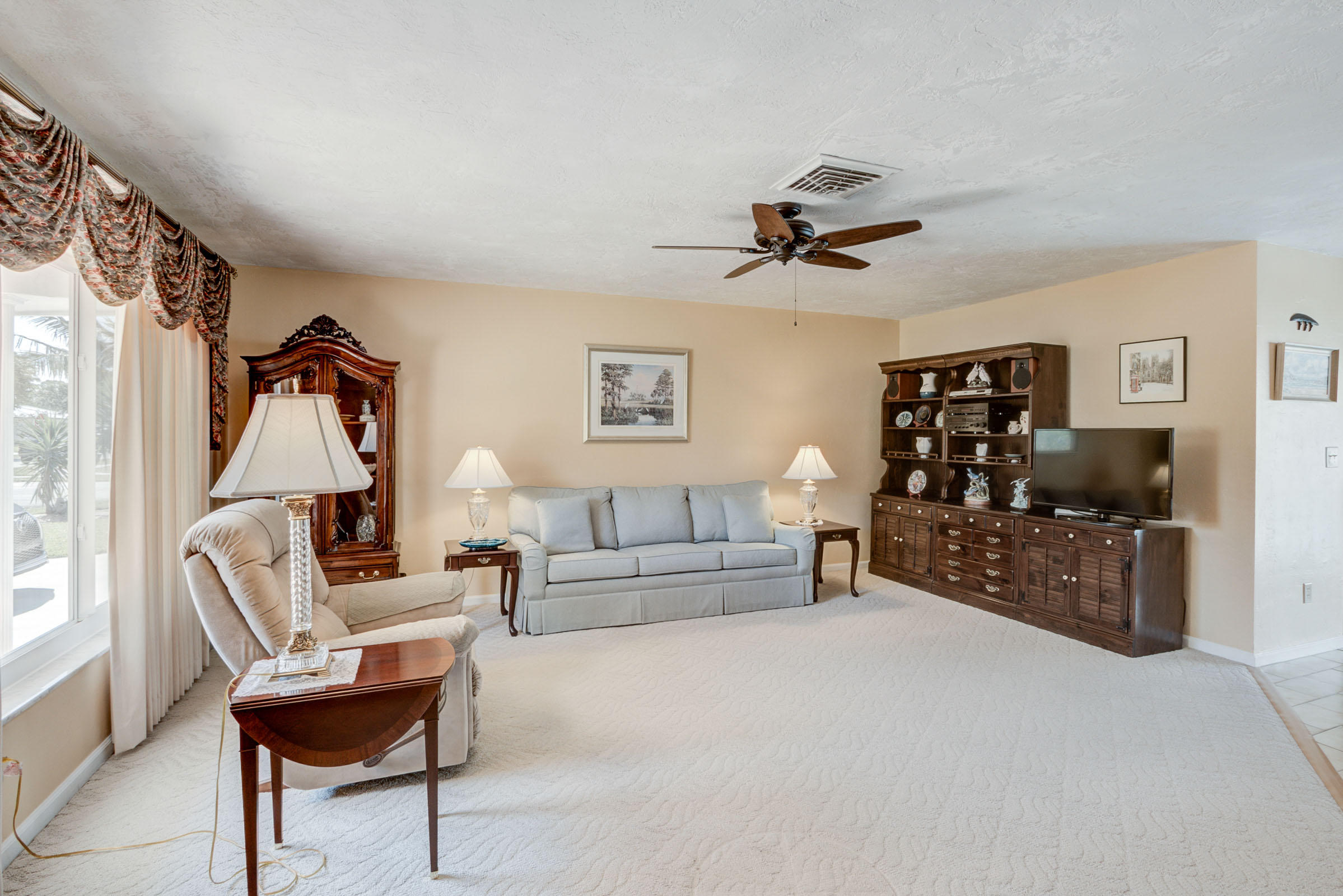 3601 Northwest 26th Avenue Boca Raton, FL 33434 - Photo 6 of 34 Living Room