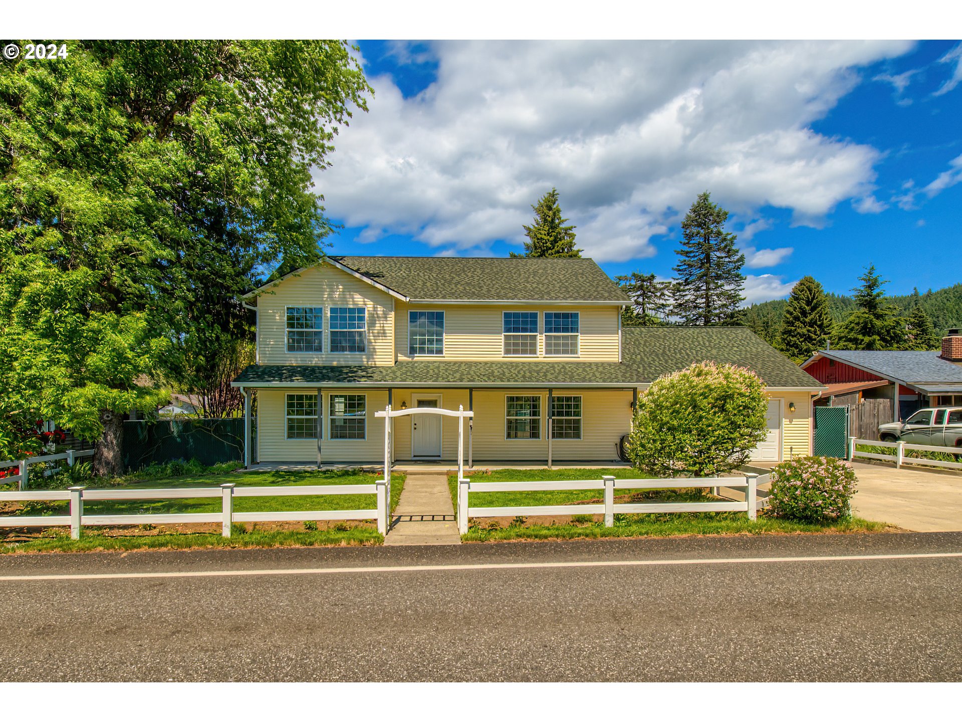 962 Smith Beckon Road Carson, WA 98610 - Photo 2 of 48 Gallery Image 2