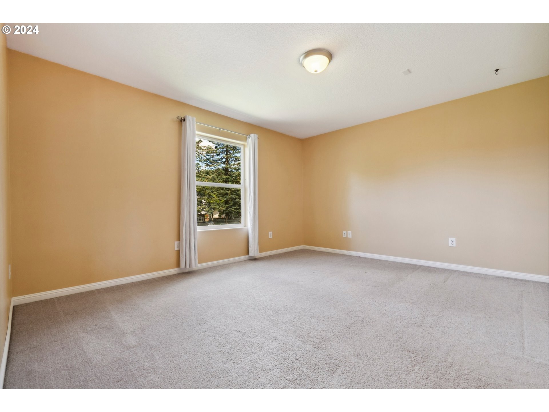 962 Smith Beckon Road Carson, WA 98610 - Photo 35 of 48 Bedroom